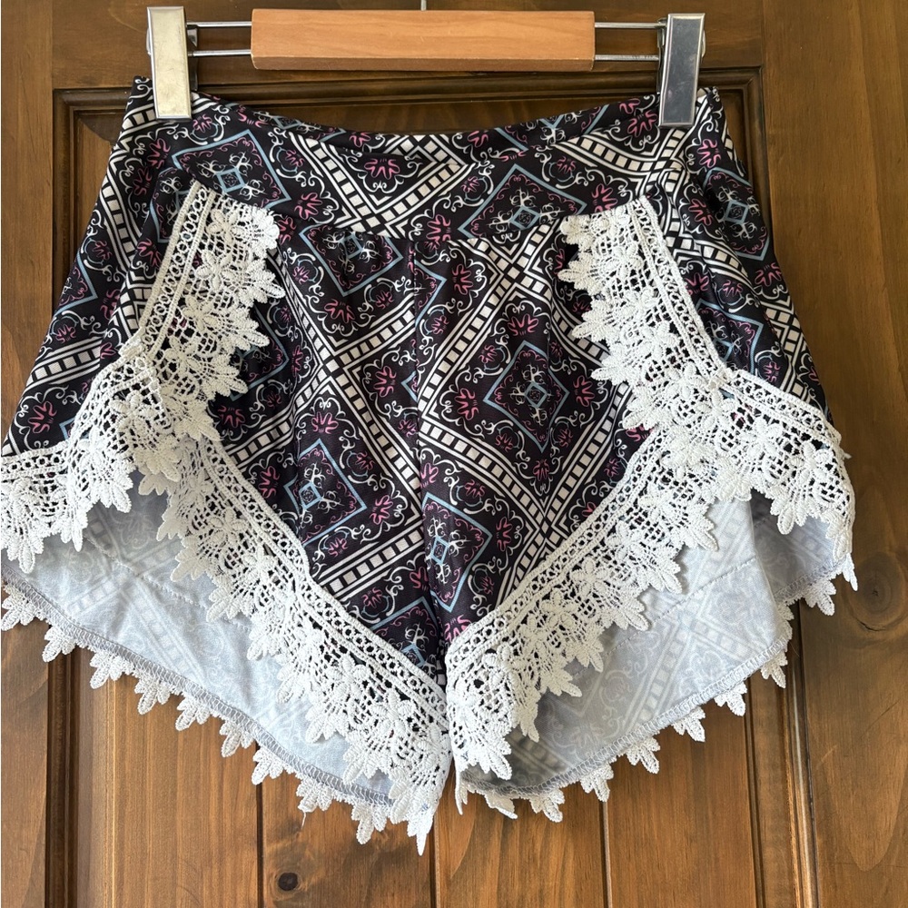 Women's White Lace Trim Shorts